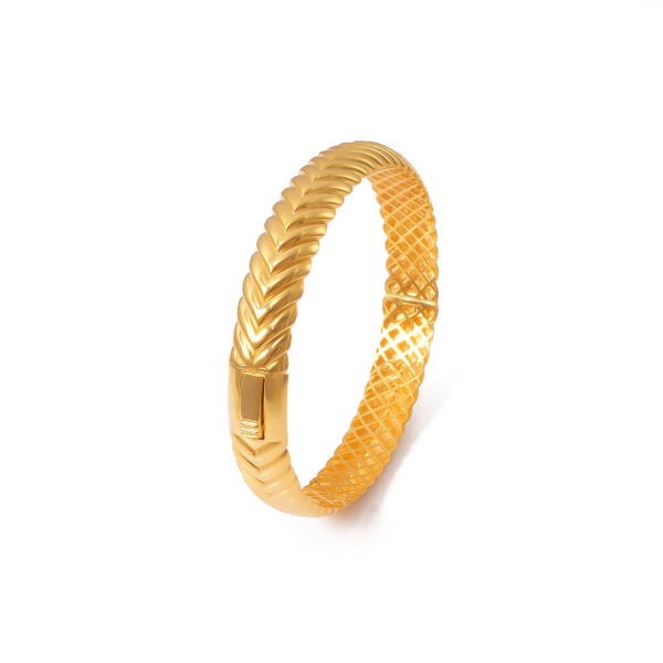 Elian Bangle