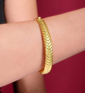 Alternative view of Elian Bangle