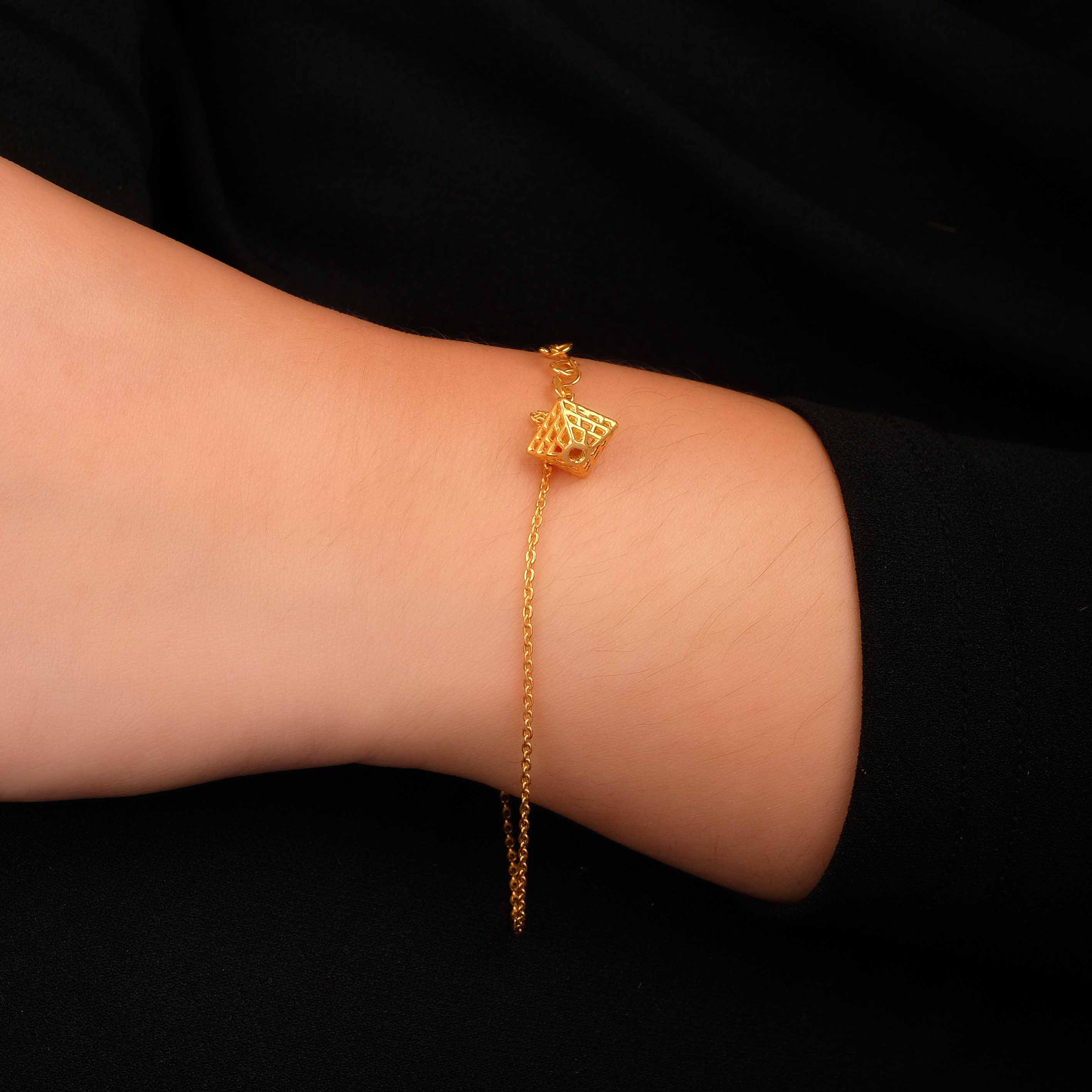 Alternative view of Guren Bracelet