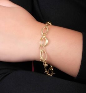 Alternative view of Lierre Bracelet