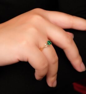 Alternative view of Yzna "Emerald" Ring