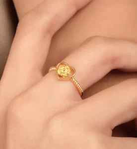 Alternative view of Rosa Ring